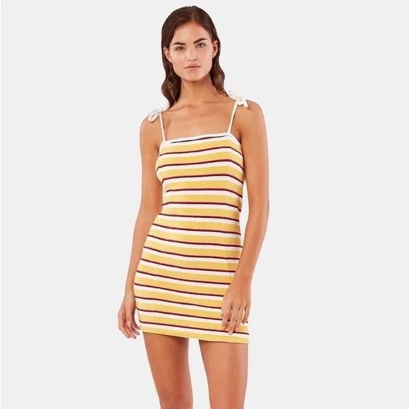 yellow striped bodycon dress $347 Alice + Olivia Women's Yellow Sleeveless Striped Bodycon Dress Size  Medium